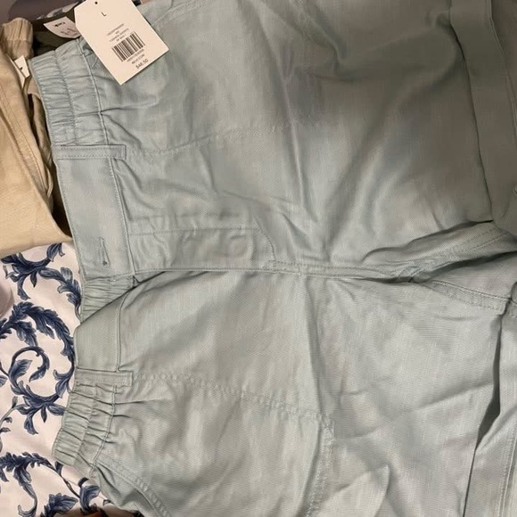 Wonderly Pants - Women’s Wonderly Light Blue Cuffed Paper Bag Style Shorts - Size Large